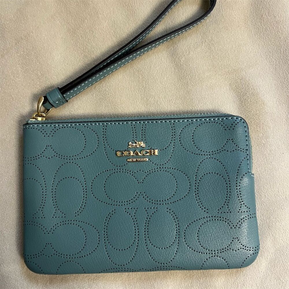 Coach Women's Green Leather Wristlet Wallet with Logo & Zipper Accents - Picture 1 of 6